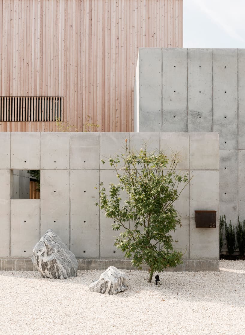 21-house-concrete-wood-cubes-japanese-design.jpg