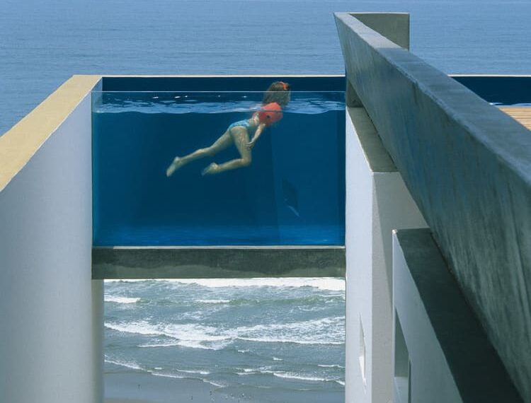 glass-walled-swimming-pool-1.jpg